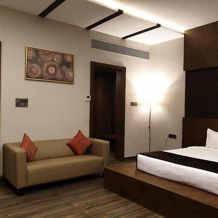 D Wayfarer Inn Resort Erode Kültér fotó