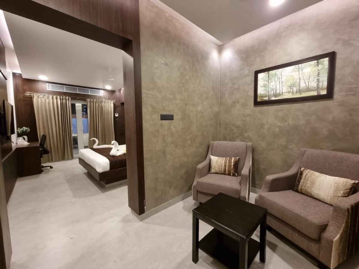 D Wayfarer Inn Resort Erode Kültér fotó
