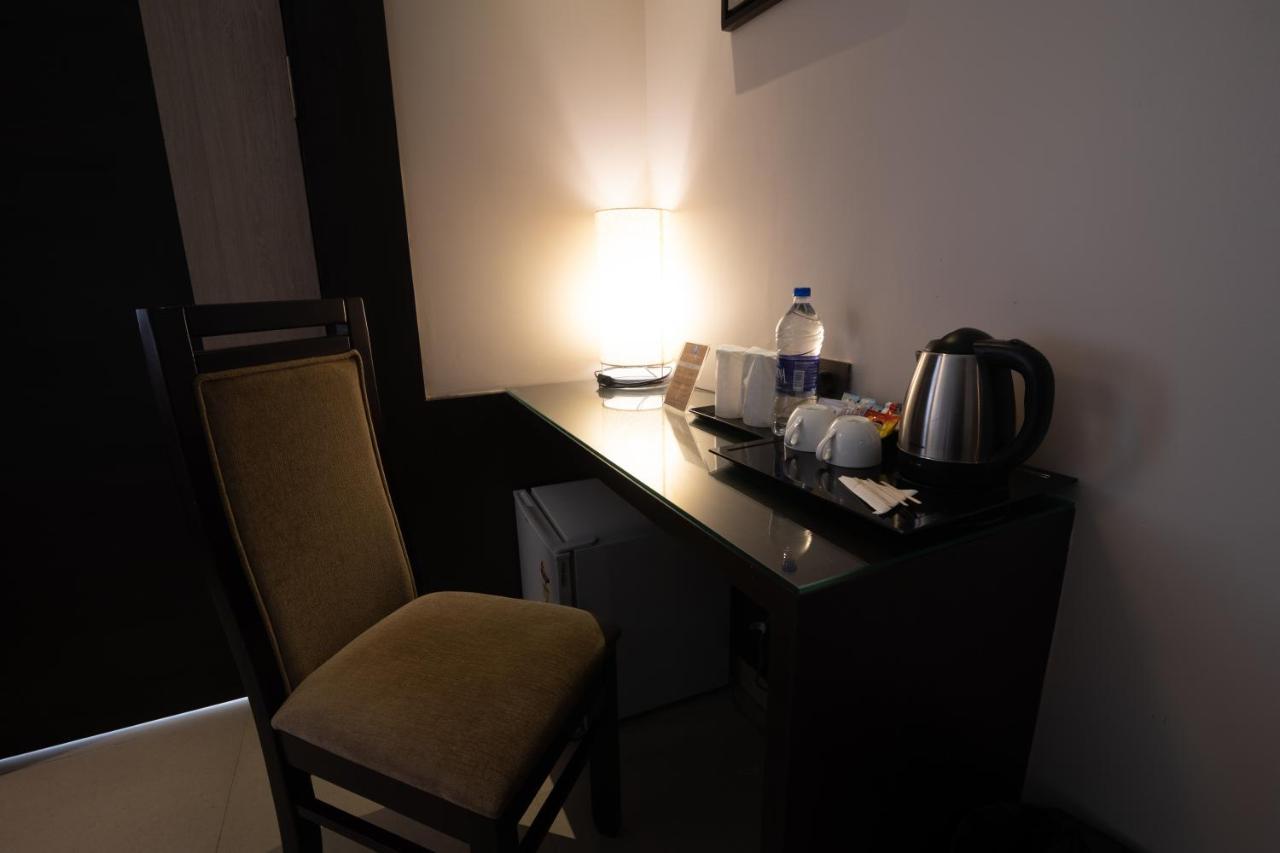 D Wayfarer Inn Resort Erode Kültér fotó