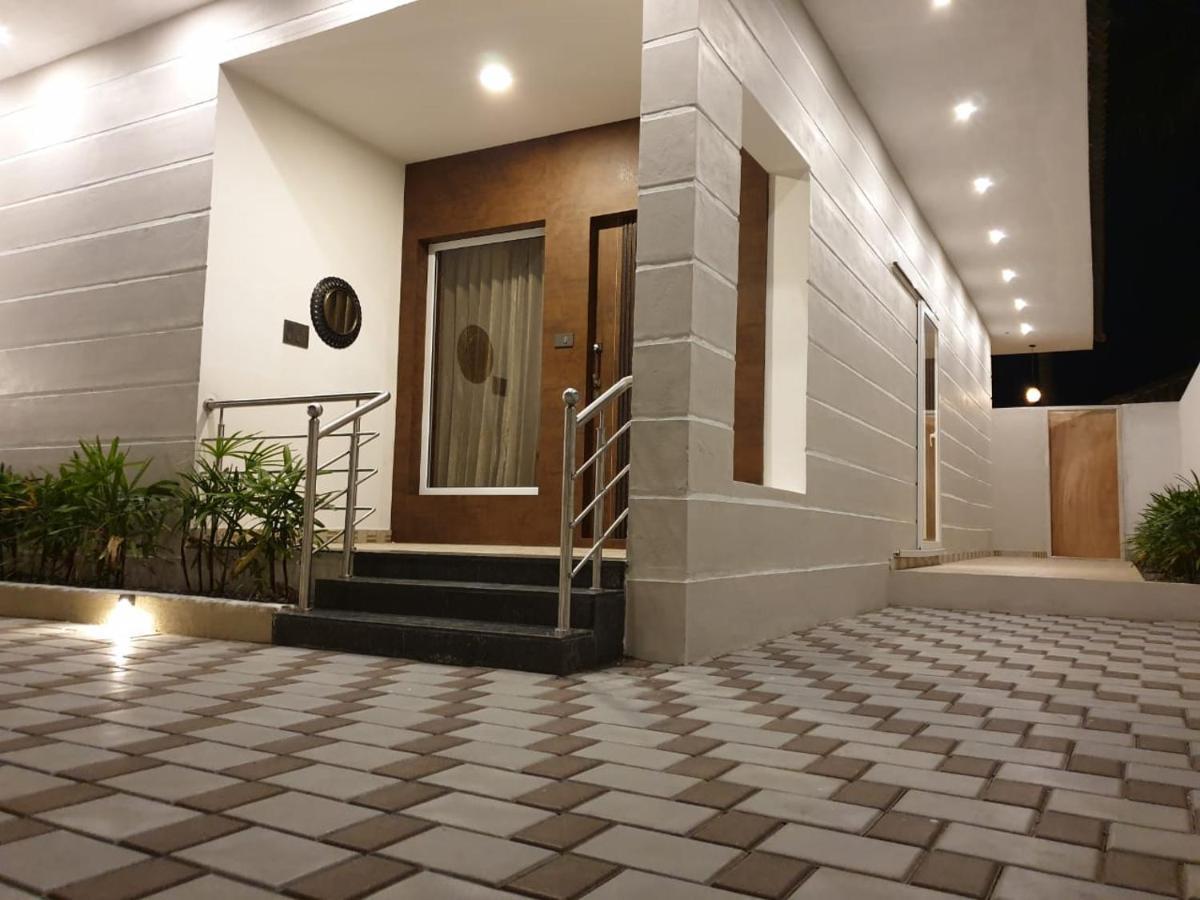 D Wayfarer Inn Resort Erode Kültér fotó
