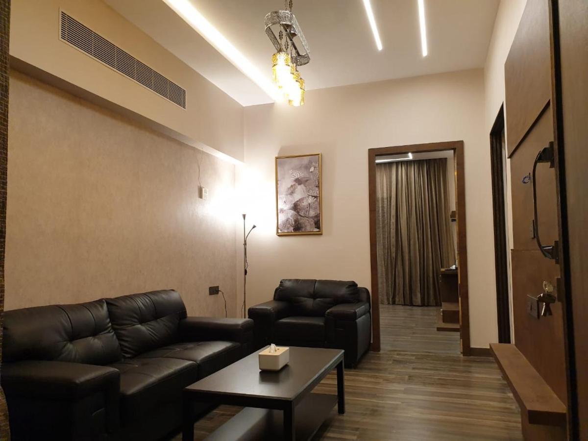 D Wayfarer Inn Resort Erode Kültér fotó